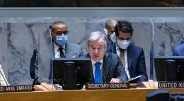 Una foto del Secretario General de la ONU dirigiéndose al Consejo de Seguridad.