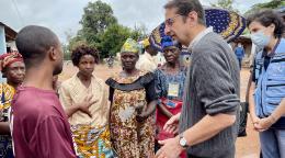 The Resident and Humanitarian Coordinator of the DRC, Bruno Lemarquis meets residents of an IDP site in Tanganyika, in south-eastern DRC. 