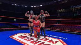 La Jarochita, Zeuxis y Lluvia, luchadoras profesionales mexicanas "Amazonas" del Consejo Mundial de Lucha Libre (CMLL) posan en el ring de la Arena México en Ciudad de México.
