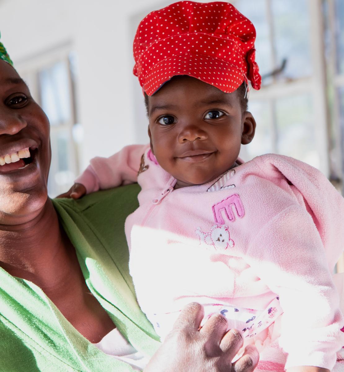 Las iniciativas de la ONU contribuyen a mejorar la vida de madres y niños en todo el país. 