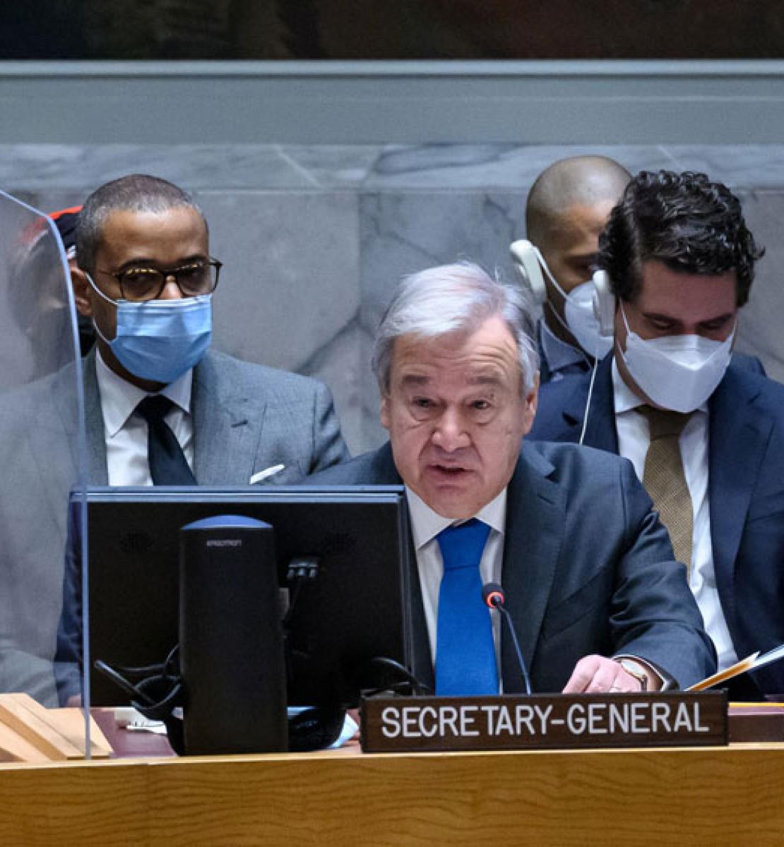 A photo of the UN Secretary General addressing the Security Council.