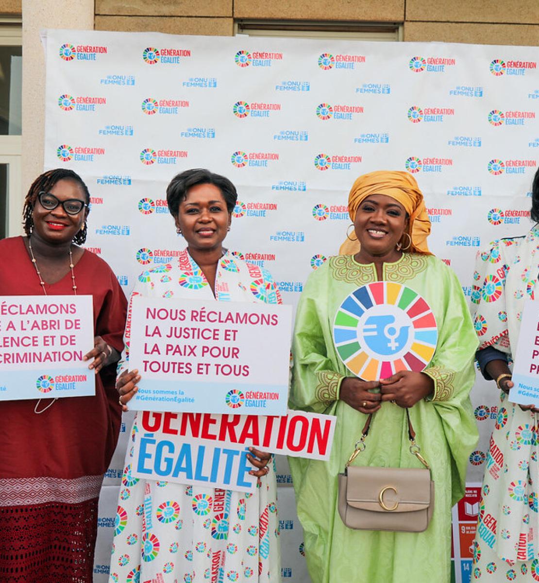 Lancement officiel par le Bureau régional d'ONU-Femmes pour l'Afrique de l'Ouest et du Centre de la campagne “Génération Égalité” avec l'Ambassade de France et des représentants de la société civile à Dakar, au Sénégal, le 2 juin 2021.