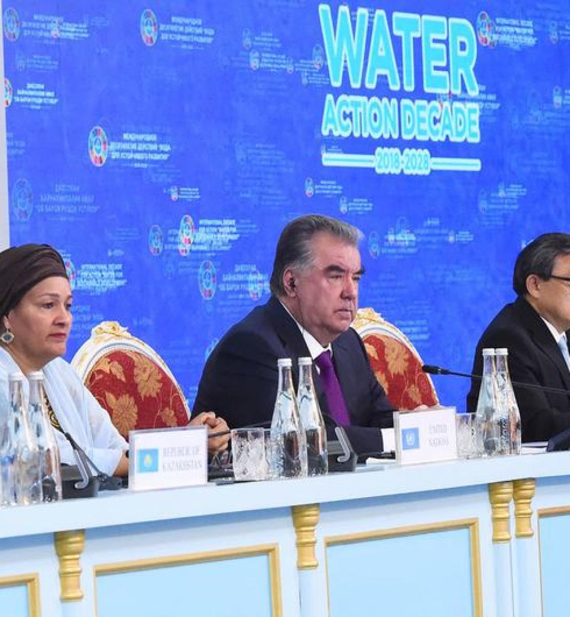 La Vice-Secrétaire générale de l’ONU, Amina Mohammed, à l'ouverture de la deuxième Conférence sur la Décennie internationale d'action pour l'eau à Douchanbé, au Tadjikistan. 