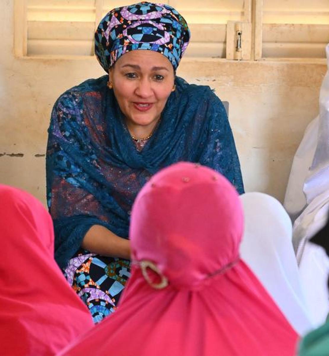 UN Deputy Secretary-General Amina Mohammed with school children in Niamey