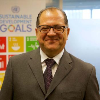 صورة رسمية للويس فيليبي لوبيز-كالفا، الأمين العام المساعد، المدير الإقليمي لبرنامج الأمم المتحدة الإنمائي لأمريكا اللاتينية ومنطقة البحر الكاريبي.