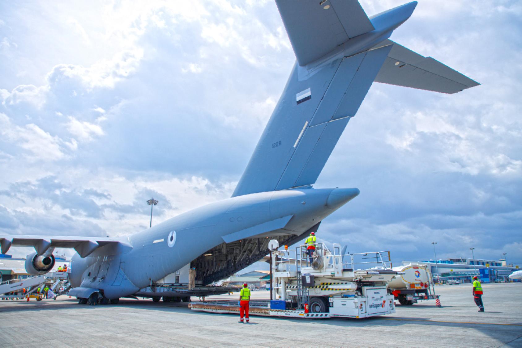 A cargo plane carrying final parts of the UN field hospital in Accra.