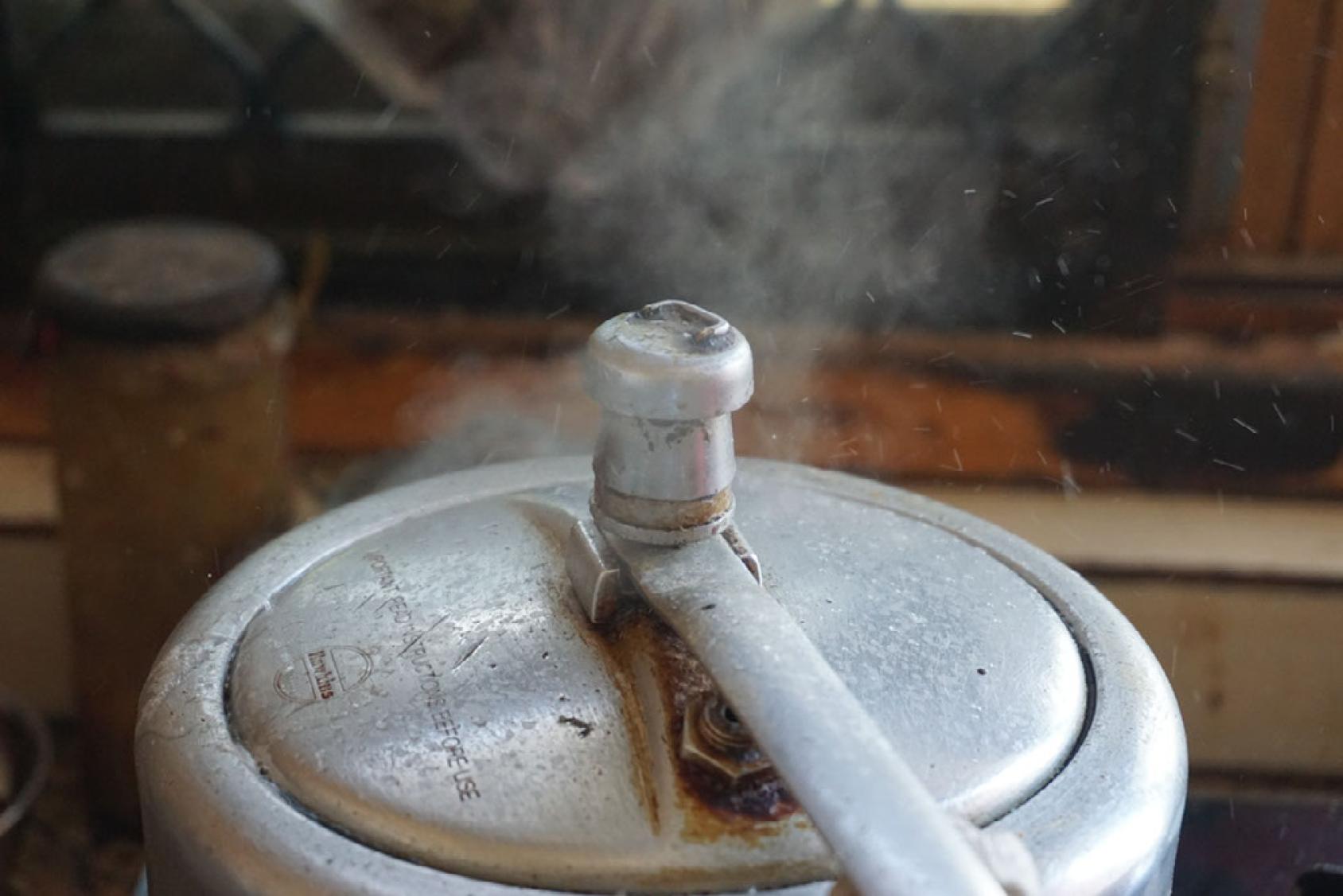 一张高压锅的照片。