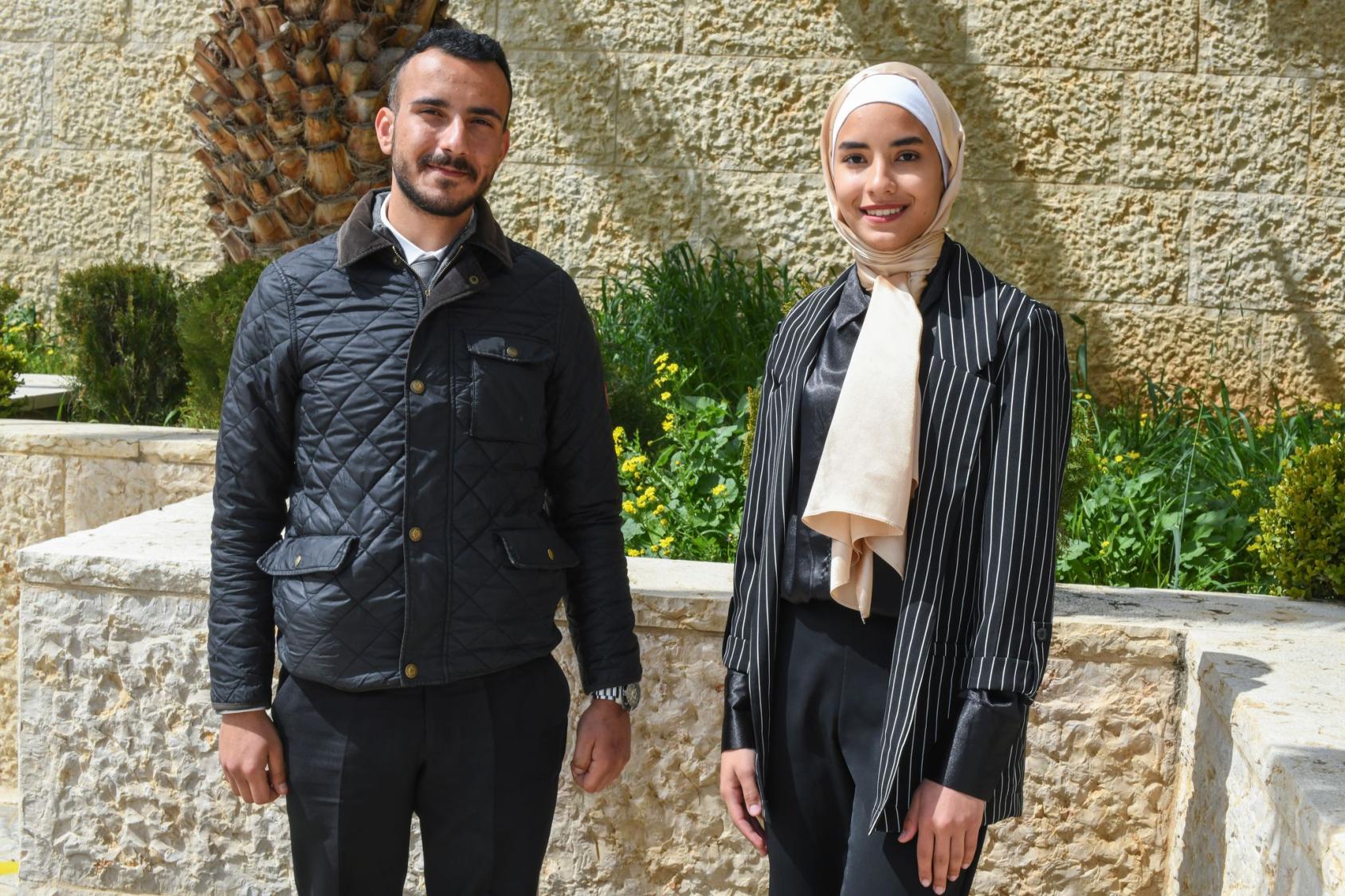 علاء الحجازين ونورهان الغربلي المشاركان في حدث ابتكار الشباب في مجال الأمن الغذائي الذي نظم من قبل اليونيسف وبرنامج الأغذية العالمي في الأردن.