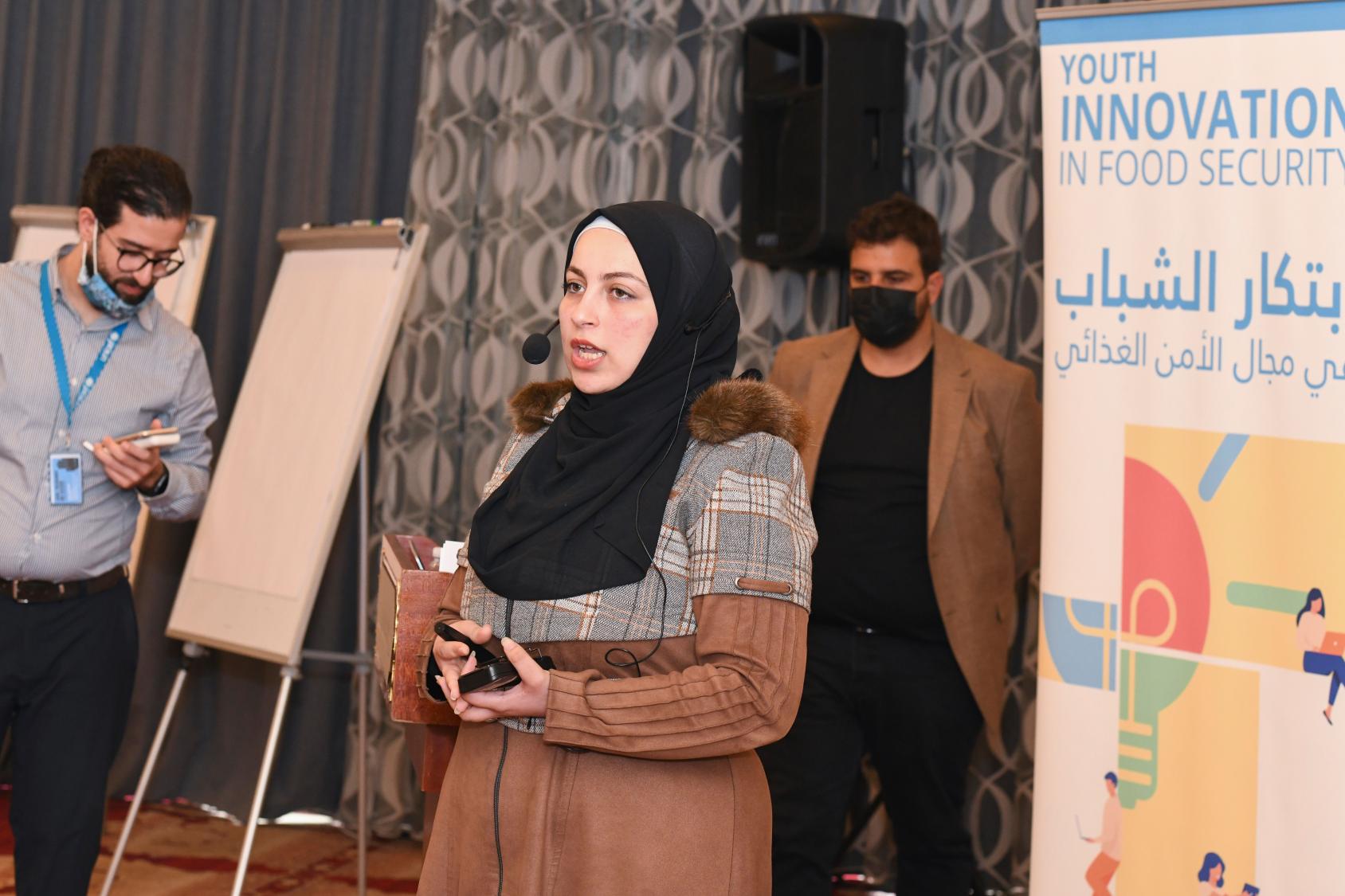 آية كريك، مشاركة في حدث ابتكار الشباب في مجال الأمن الغذائي الذي نظم من قبل اليونيسف وبرنامج الأغذية العالمي في الأردن.