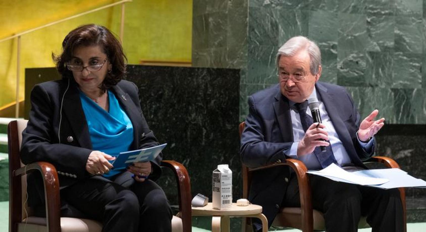 秘书长古特雷斯与女性领袖进行对话，由联合国妇女署执行主任巴胡斯（Sima Bahous）主持