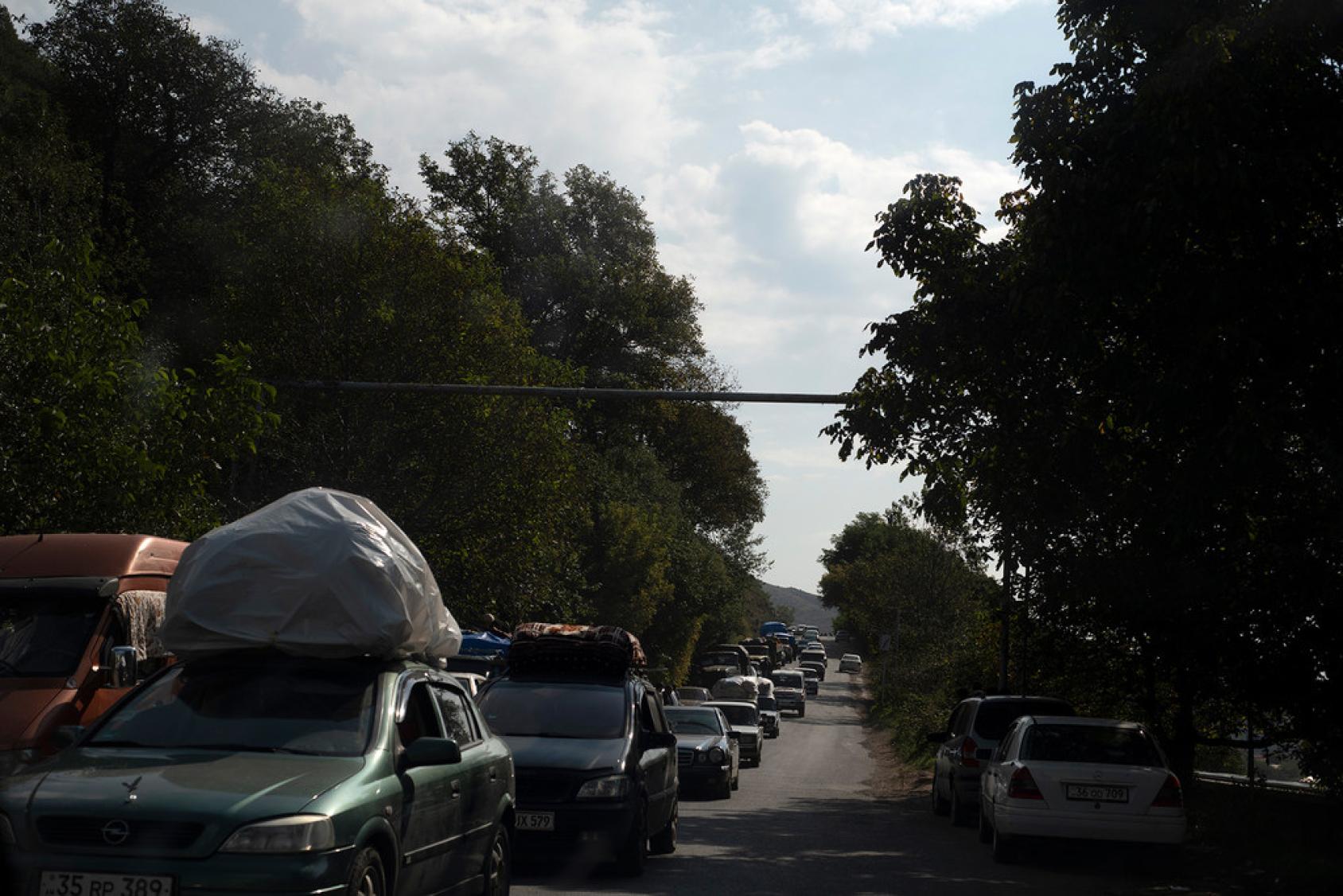 Llegada de refugiados a la ciudad fronteriza de Goris, en Armenia.