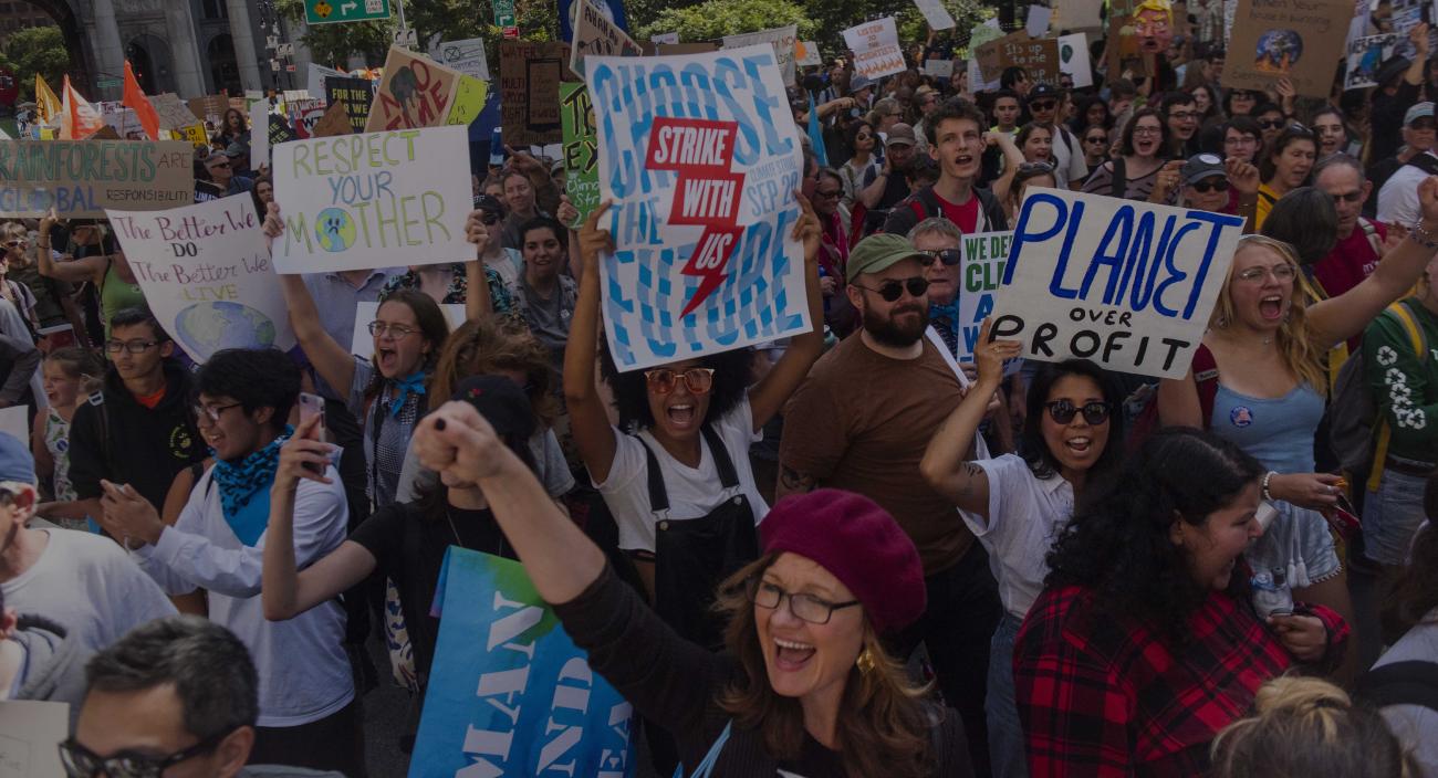 Manifestation de jeunes appelant à agir pour le climat.
