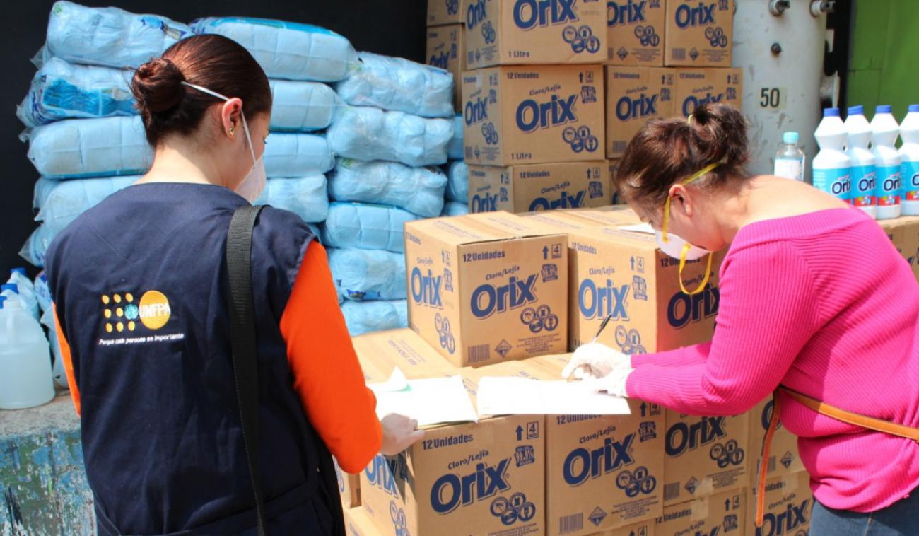 UNFPA and UN Women have distributed more than 1,300 dignity kits containing essential hygiene supplies such as soap and menstrual pads to women living in prisons and quarantine centres.