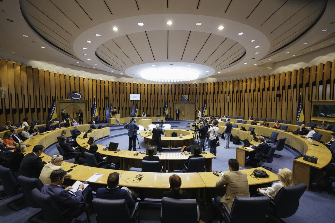 萨拉热窝议会大会上举行波斯尼亚和黑塞哥维那加入联合国30周年纪念仪式，。