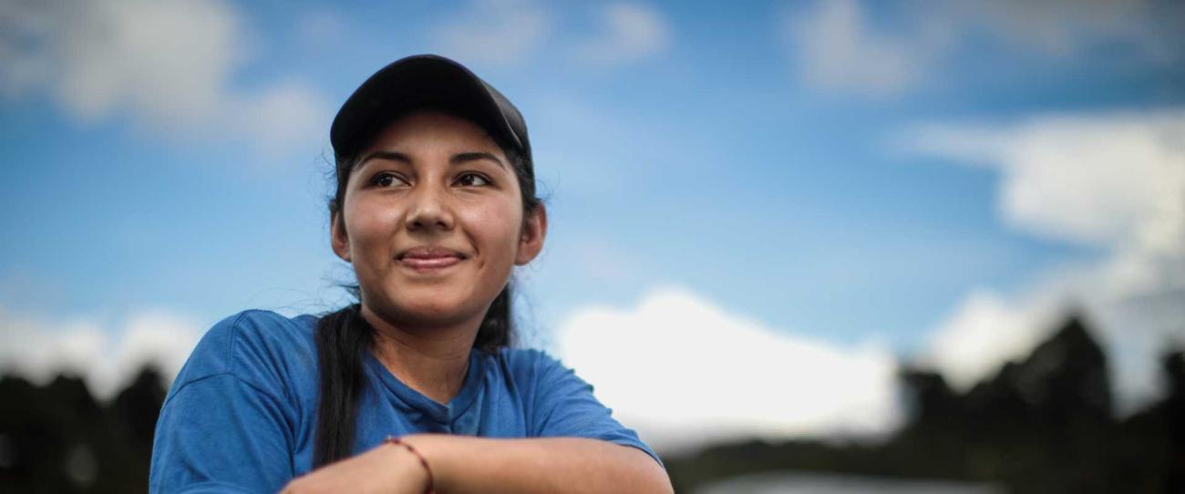 Flor de María Ramos, de 23 años, es una joven agricultora y madre soltera que vive y trabaja en Chalatenango, El Slavador, donde ha participado en iniciativas de empoderamiento económico de ONU Mujeres.